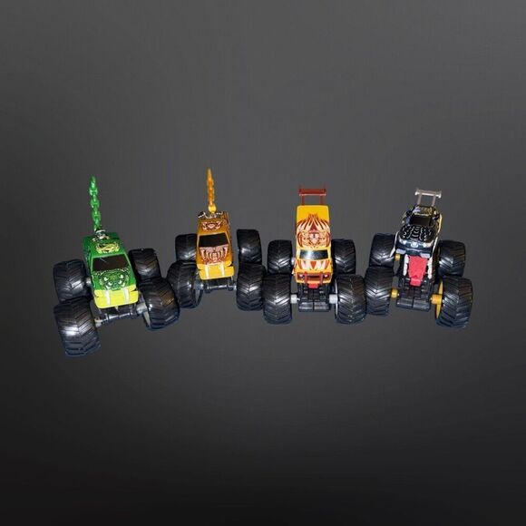 Hot Wheels Battle Beast Push Down Chomping Action Monster Trucks 1:64 Scale A27 - Picture 9 of 16